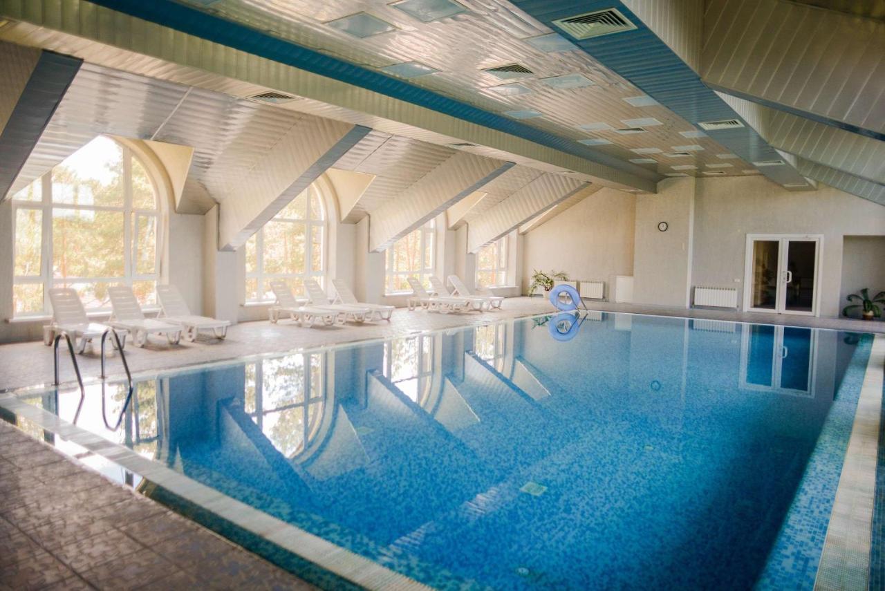 Заміський Комплекс "Пуща Лісна" Hotel Moschun Exterior photo