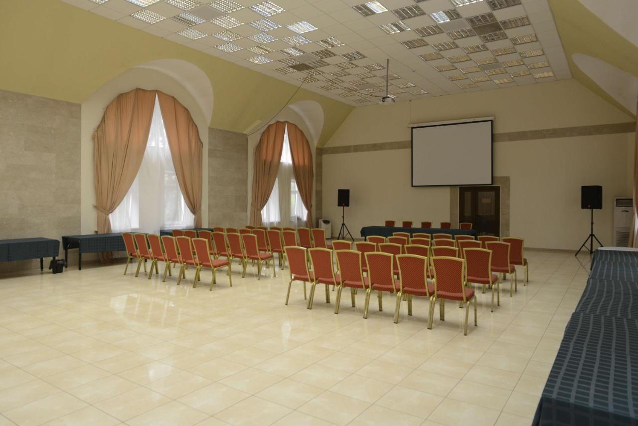 Заміський Комплекс "Пуща Лісна" Hotel Moschun Exterior photo