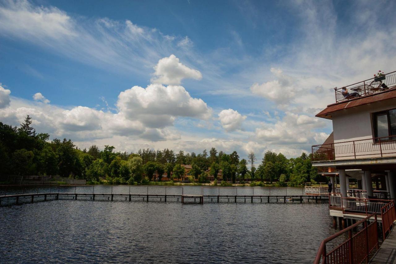 Заміський Комплекс "Пуща Лісна" Hotel Moschun Exterior photo