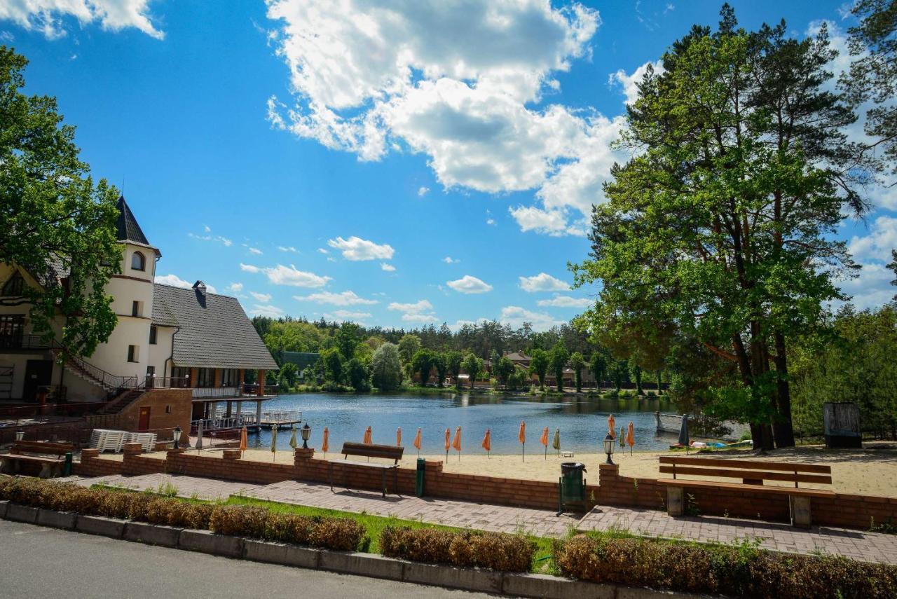 Заміський Комплекс "Пуща Лісна" Hotel Moschun Exterior photo