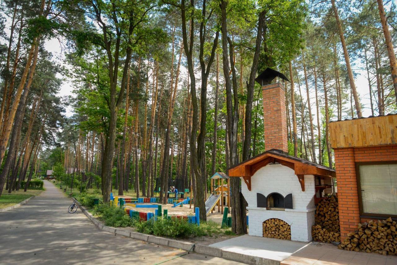 Заміський Комплекс "Пуща Лісна" Hotel Moschun Exterior photo