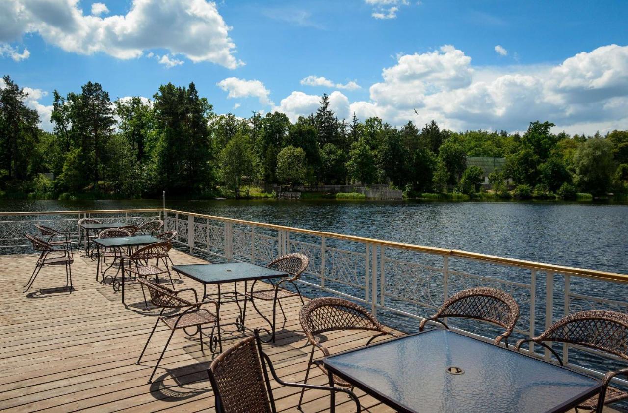 Заміський Комплекс "Пуща Лісна" Hotel Moschun Exterior photo